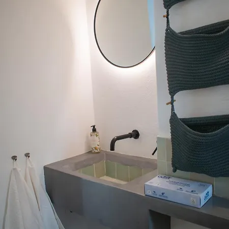 Aristoy Hotel