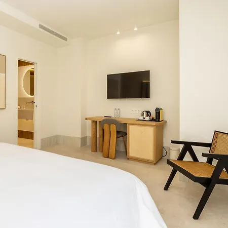 Aristoy Hotel